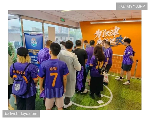 布达佩斯德比点燃激情，球迷狂欢共襄城市足球盛宴