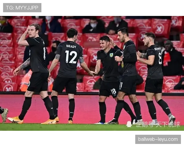 埃利亚·阿德巴约状态回暖，助球队斩获英超关键胜利