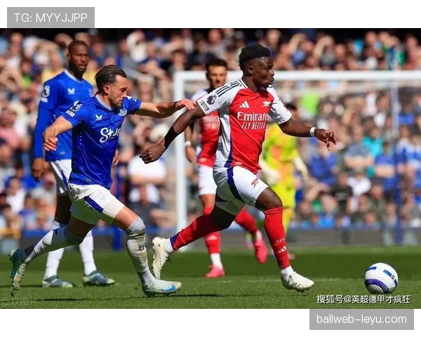 欧冠决赛再燃经典对决，历史重演点燃足球激情