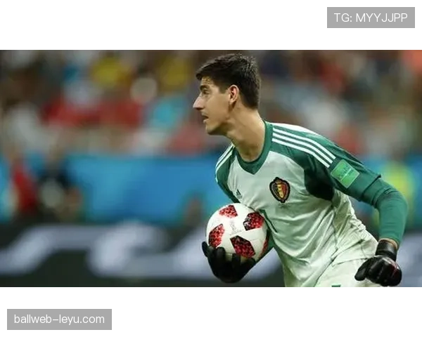 库尔图瓦指挥防线能力持续提升,防守组织表现稳健