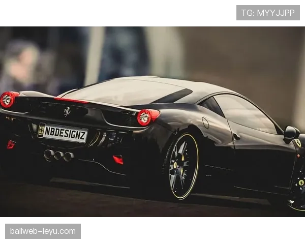 内马尔车库里那几台车，随手一拍就比我家三年工资多