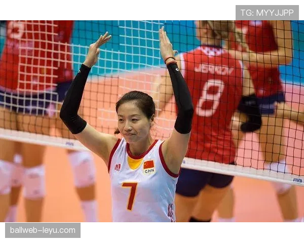 魏秋月退役后这生活也太爽了吧，刚刷到她在家撸猫喝咖啡，完全不像练排球那会儿绷着的状态